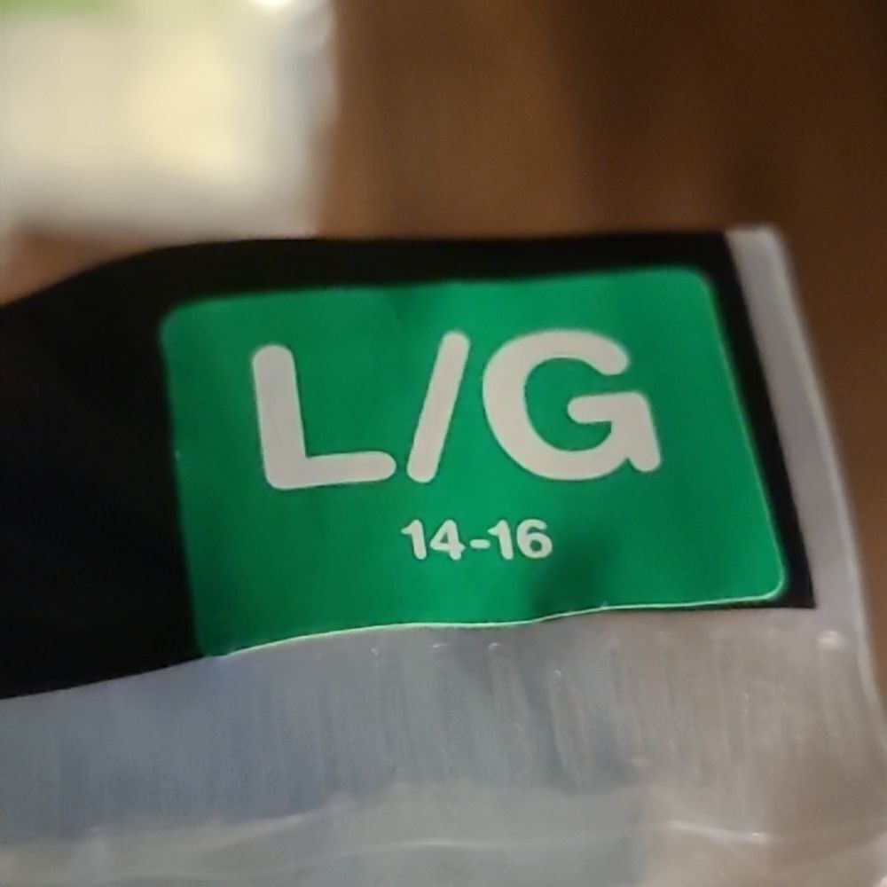 Hanes Tagless Briefs - Picture 3 of 6